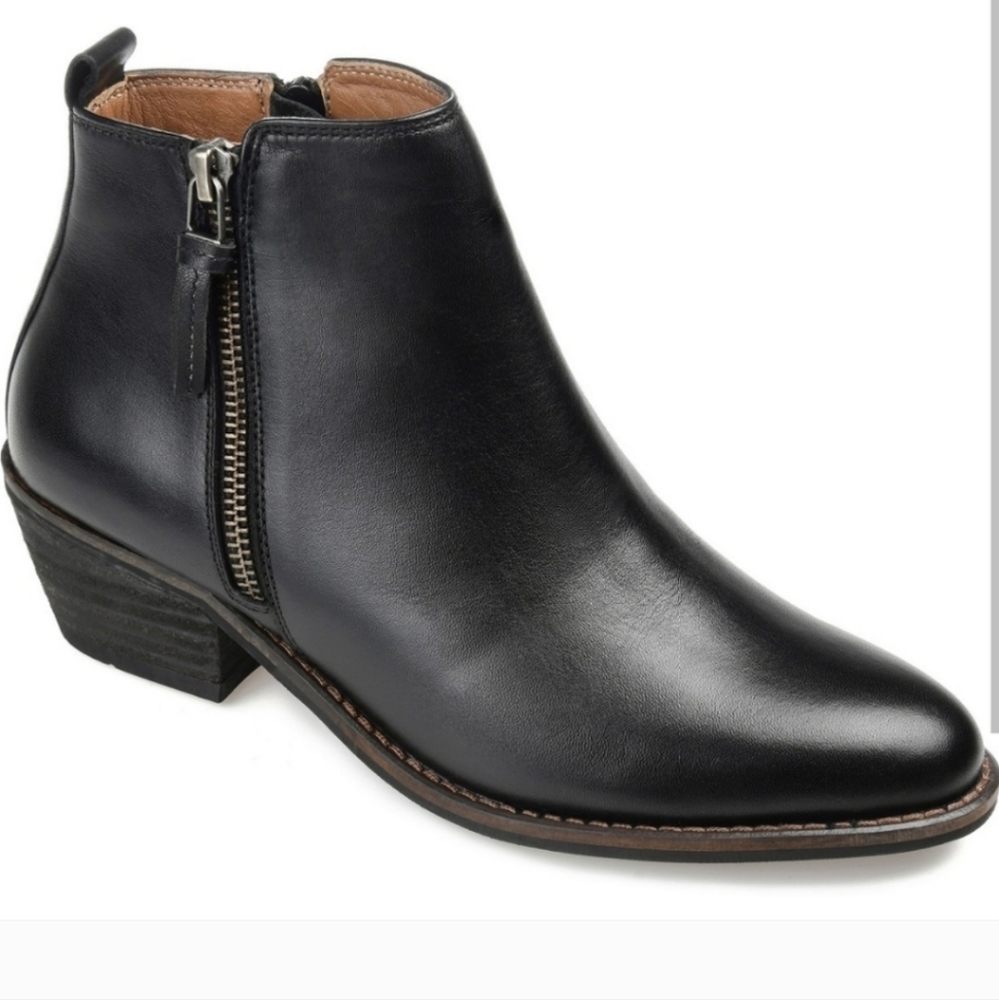 Journee Signature CollectionLeather Women's Foam CharlotteBooties Black Size 8